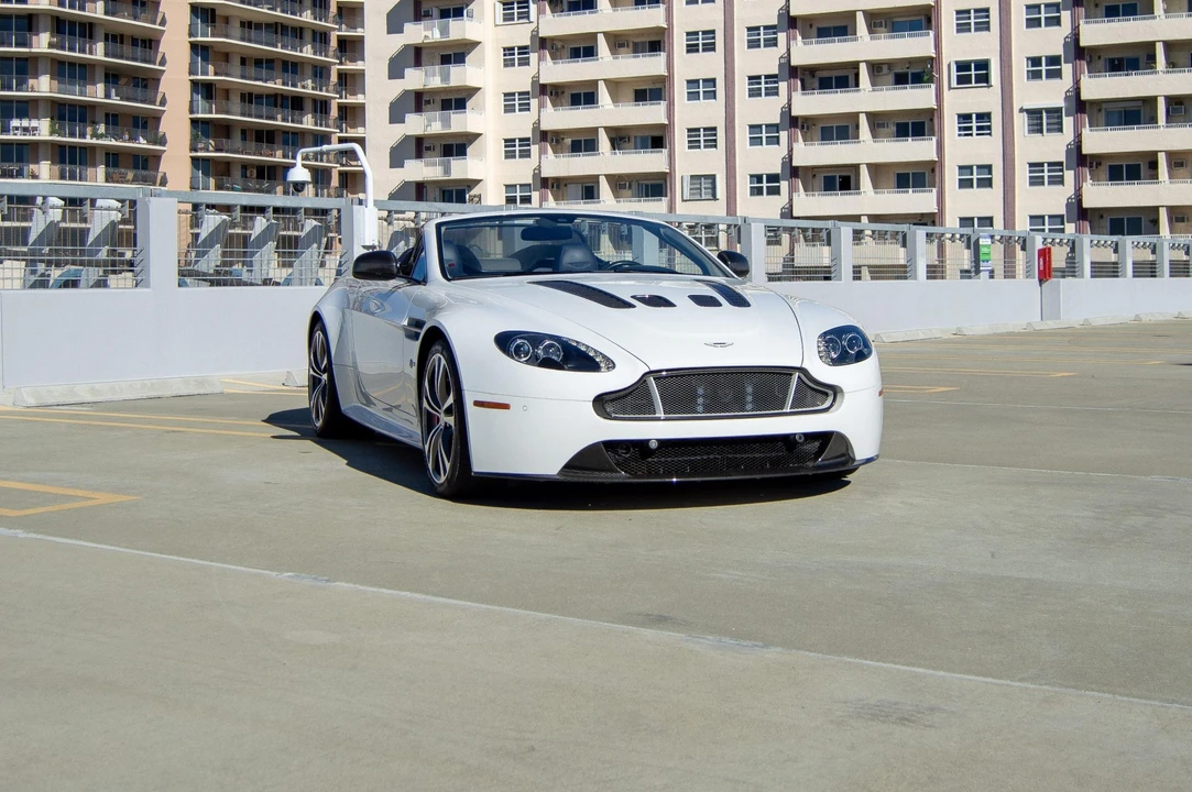 2015 Aston Martin V12 Vantage (2010-2018) - Image 13 of 31
