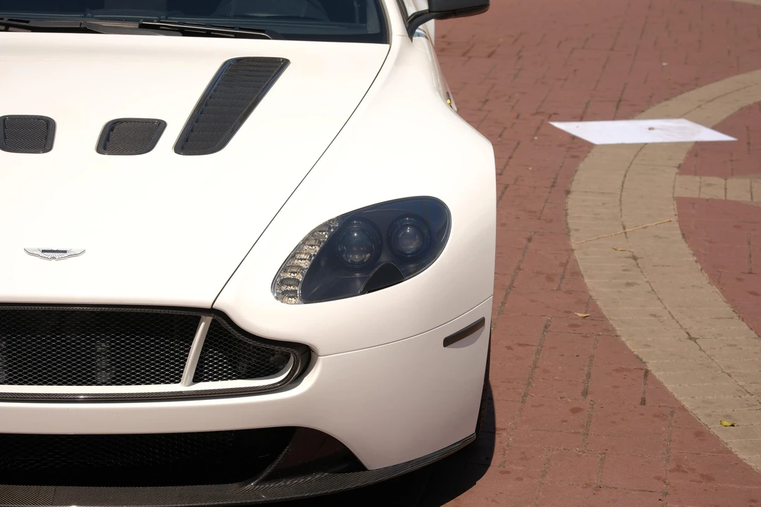 2015 Aston Martin V12 Vantage (2010-2018) - Image 28 of 31