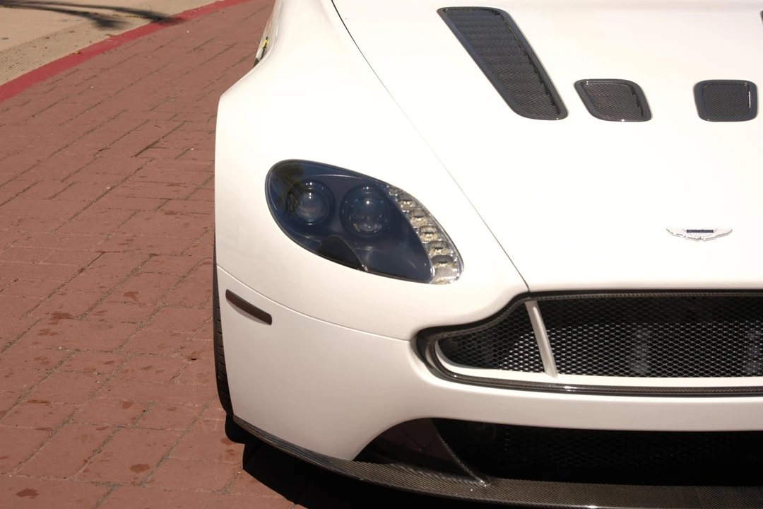 2015 Aston Martin V12 Vantage (2010-2018) - Image 26 of 31