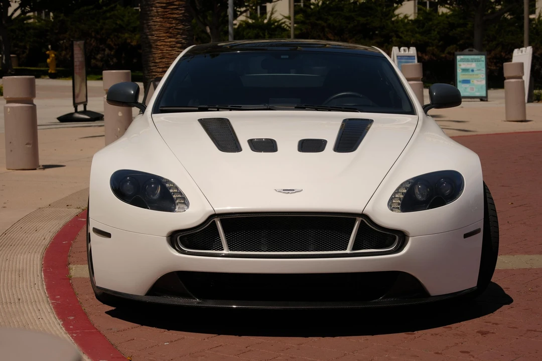 2015 Aston Martin V12 Vantage (2010-2018) - Image 24 of 31