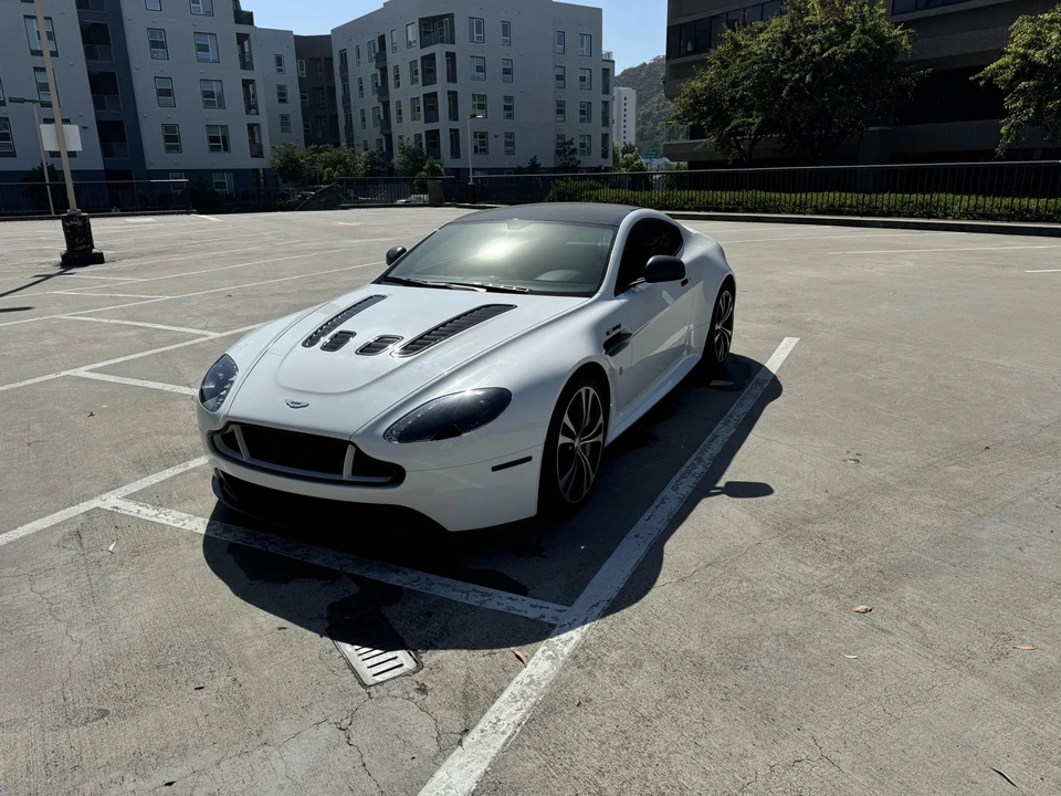 2015 Aston Martin V12 Vantage (2010-2018) - Image 2 of 31