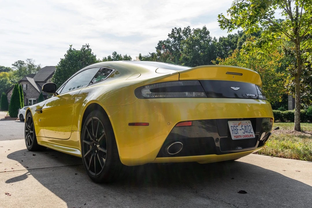 2015 Aston Martin V12 Vantage (2010-2018) - Image 3 of 31