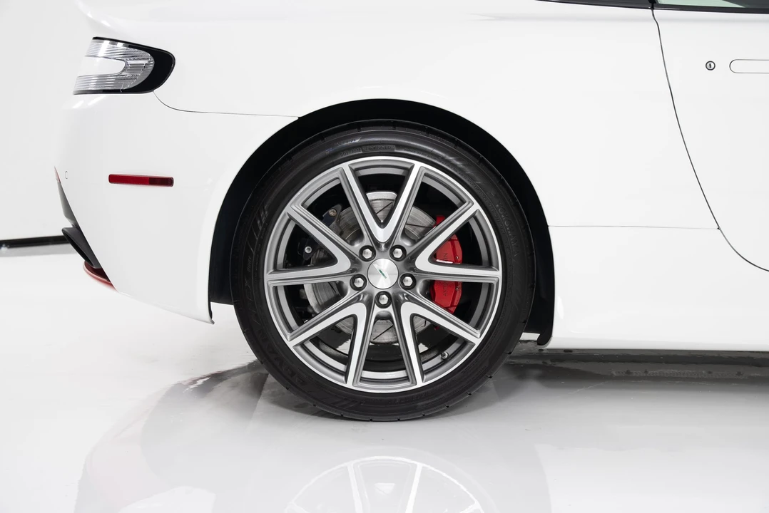 2015 Aston Martin V8 Vantage (2006-2017) - Image 16 of 31