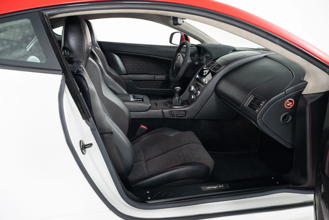 2015 Aston Martin V8 Vantage (2006-2017) - Image 23 of 31