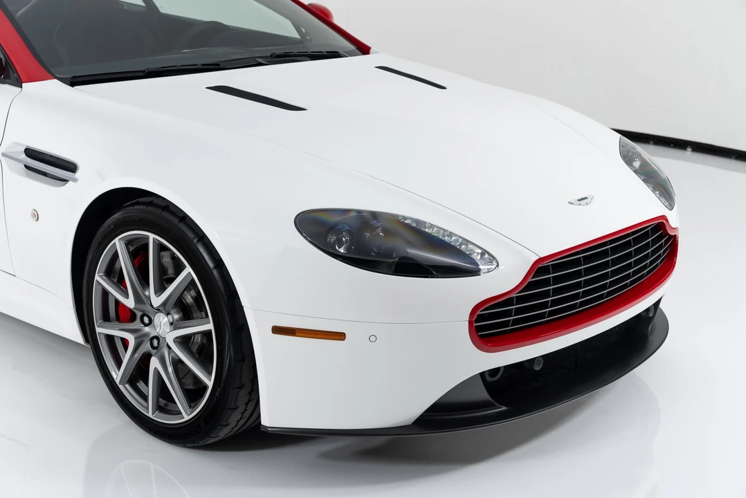 2015 Aston Martin V8 Vantage (2006-2017) - Image 10 of 31