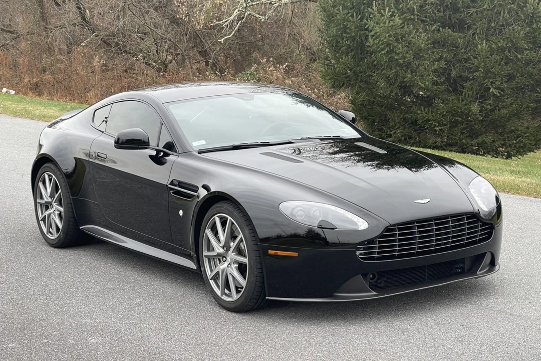 2015 Aston Martin V8 Vantage (2006-2017) - Image 1 of 31