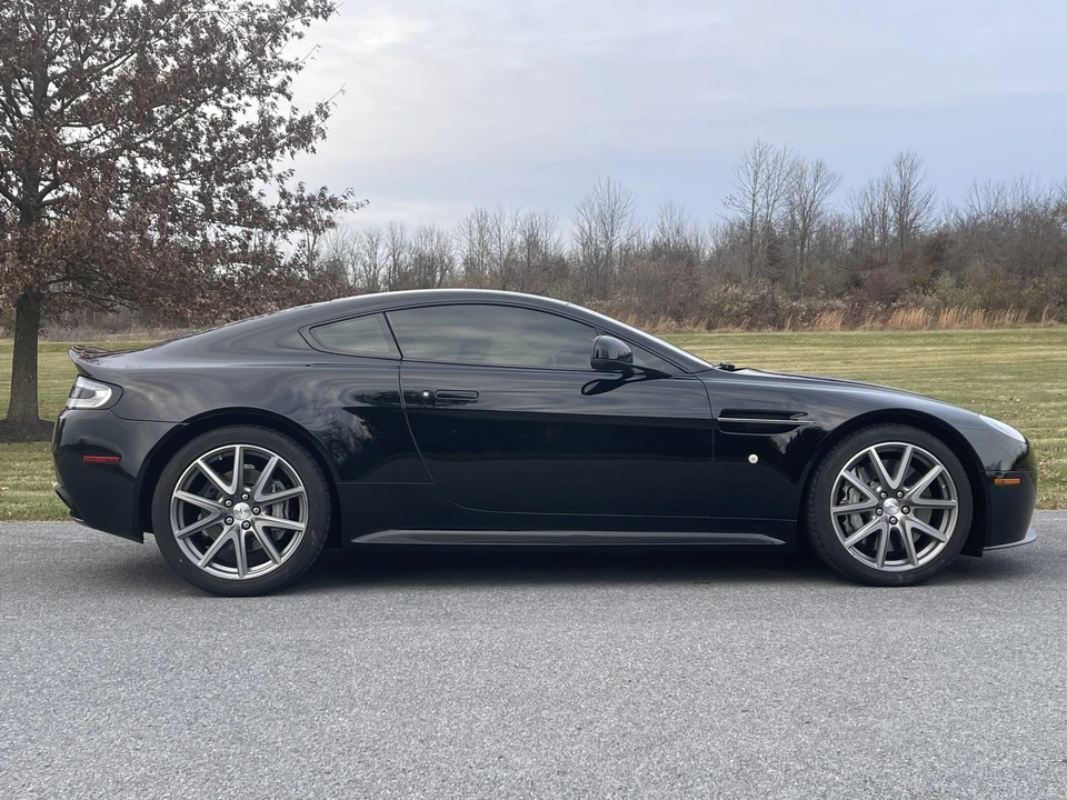 2015 Aston Martin V8 Vantage (2006-2017) - Image 29 of 31