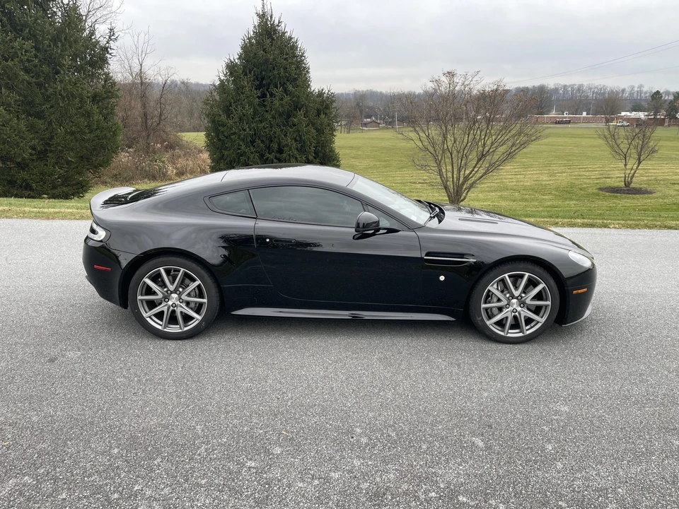 2015 Aston Martin V8 Vantage (2006-2017) - Image 31 of 31