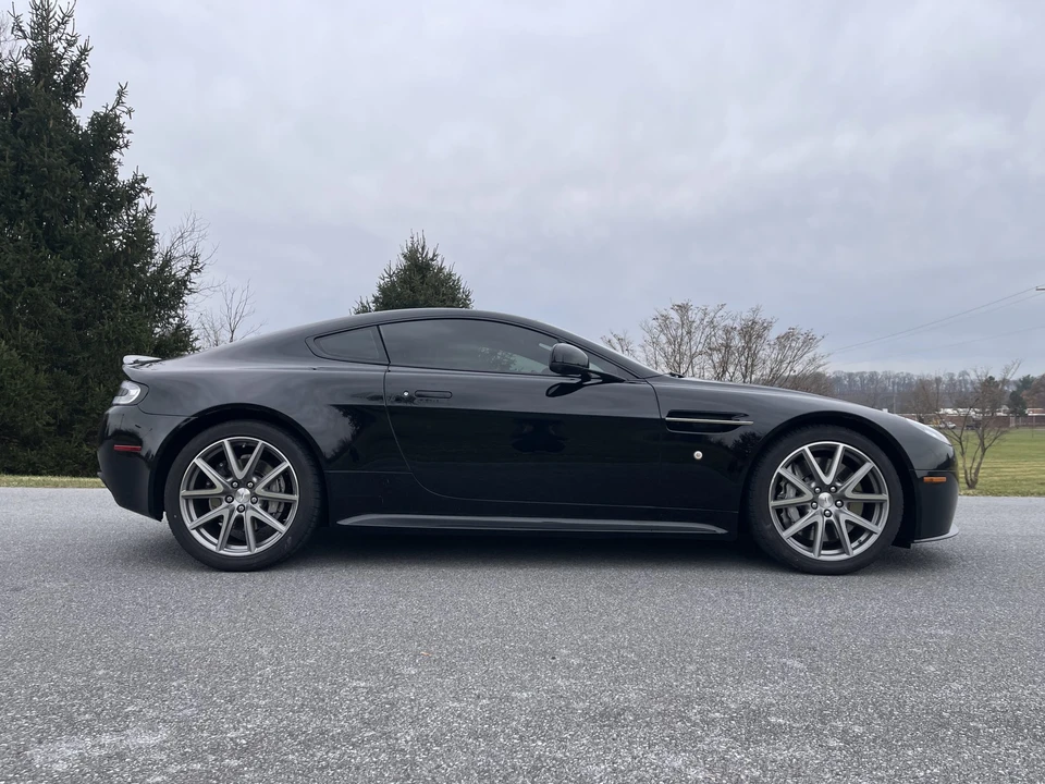 2015 Aston Martin V8 Vantage (2006-2017) - Image 28 of 31