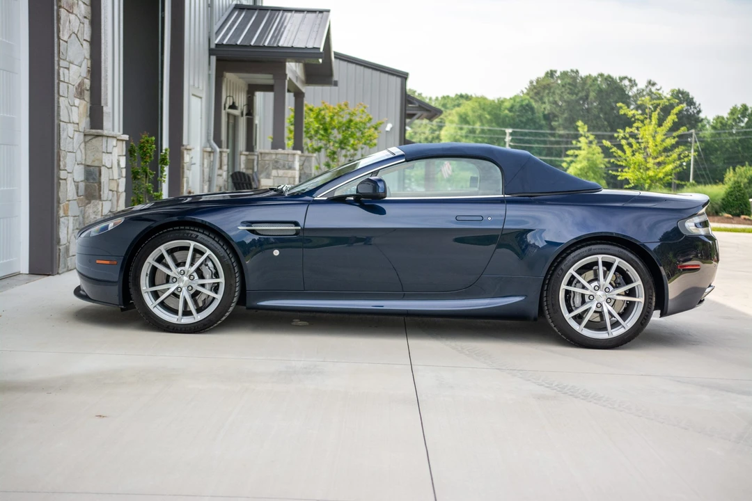 2015 Aston Martin V8 Vantage (2006-2017) - Image 17 of 31