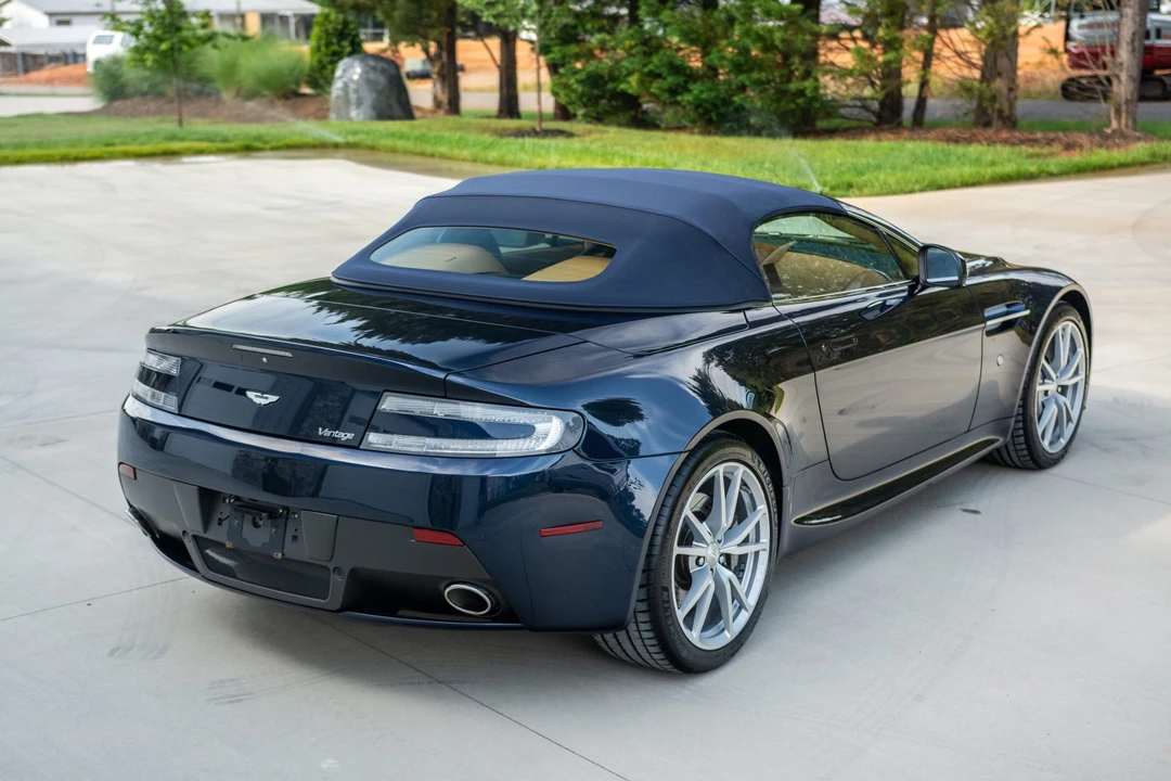 2015 Aston Martin V8 Vantage (2006-2017) - Image 14 of 31