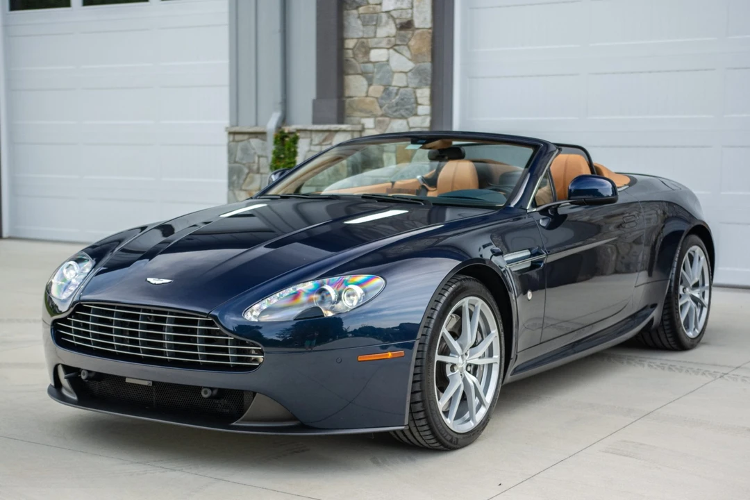 2015 Aston Martin V8 Vantage (2006-2017) - Image 1 of 31