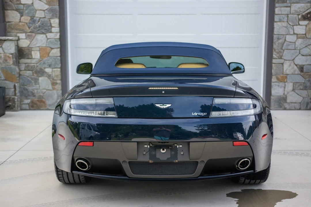 2015 Aston Martin V8 Vantage (2006-2017) - Image 15 of 31