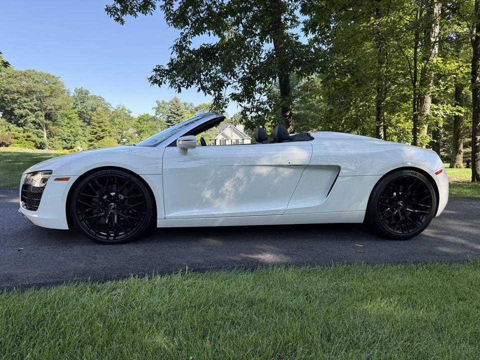 2015 Audi 42 R8 - Image 15 of 31