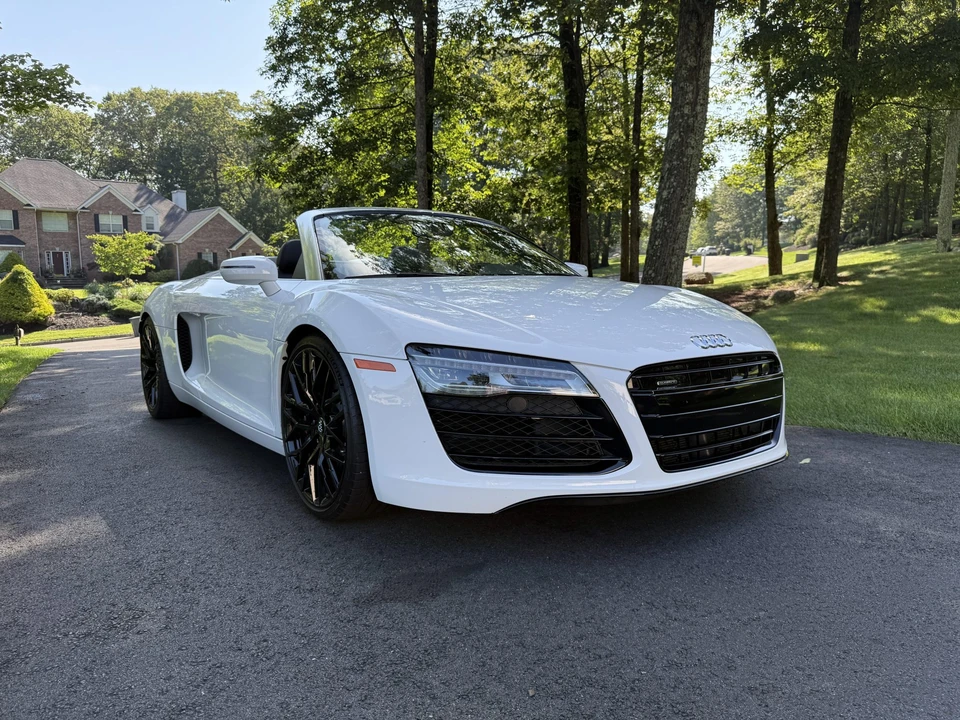 2015 Audi 42 R8 - Image 4 of 31