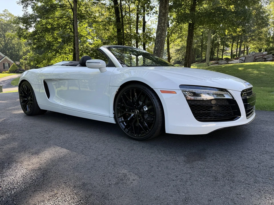 2015 Audi 42 R8 - Image 5 of 31