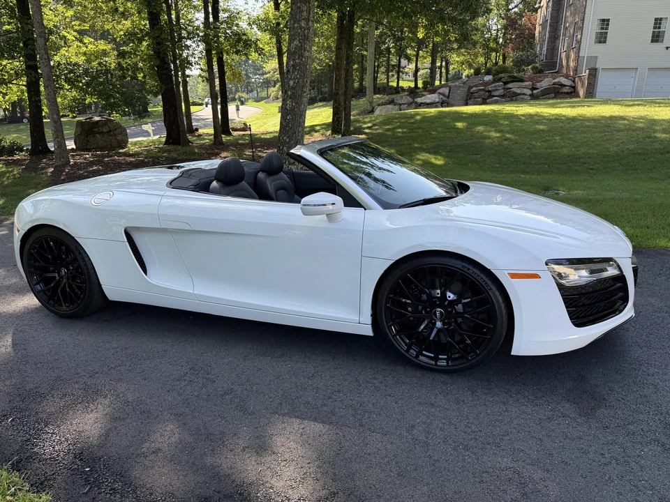2015 Audi 42 R8 - Image 6 of 31