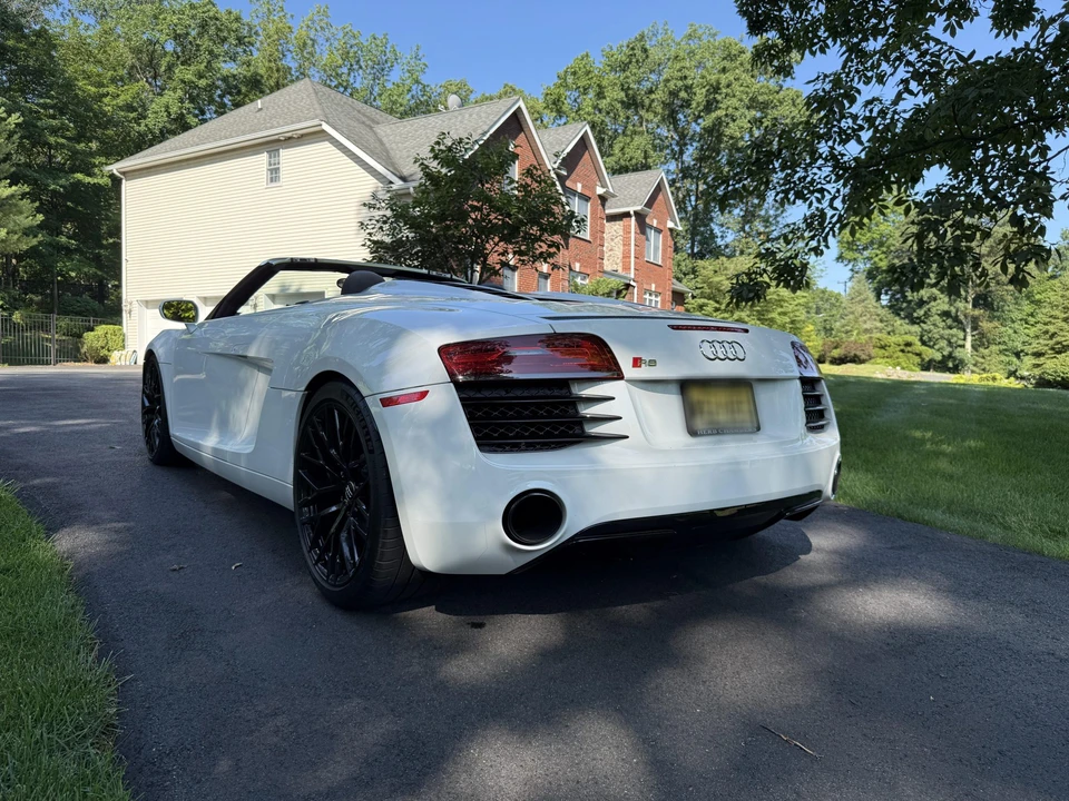 2015 Audi 42 R8 - Image 12 of 31