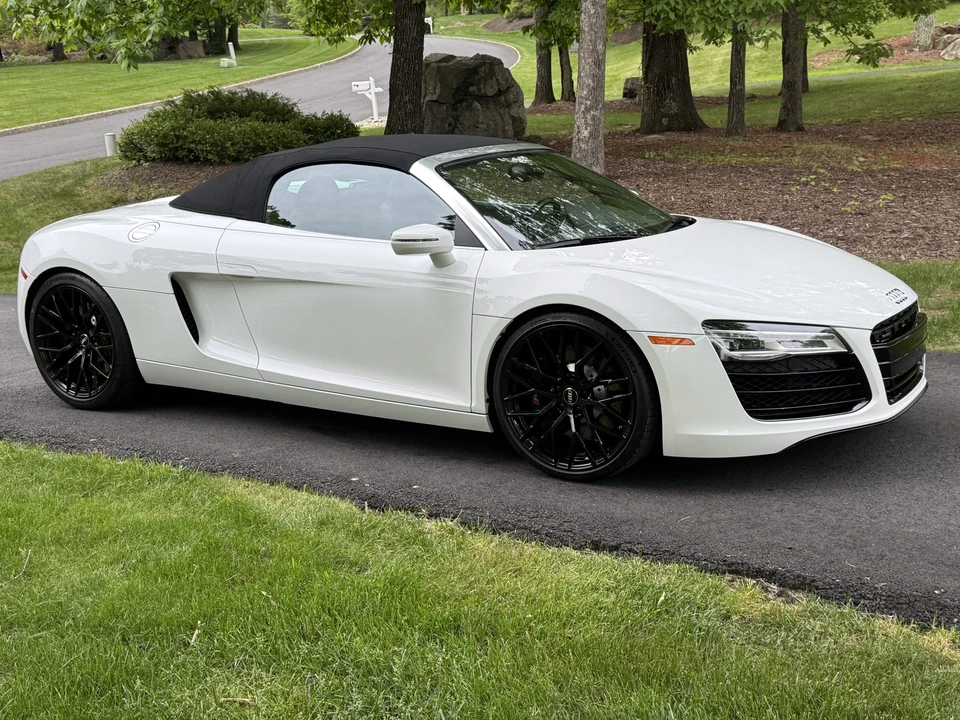 2015 Audi 42 R8 - Image 20 of 31
