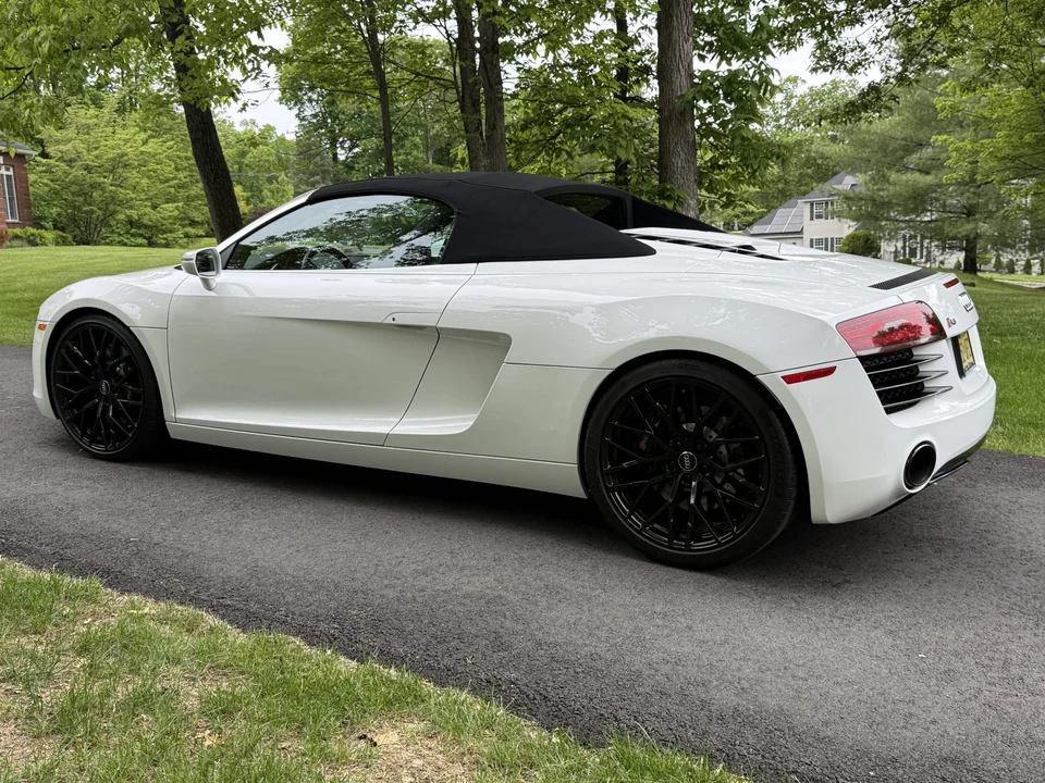 2015 Audi 42 R8 - Image 24 of 31