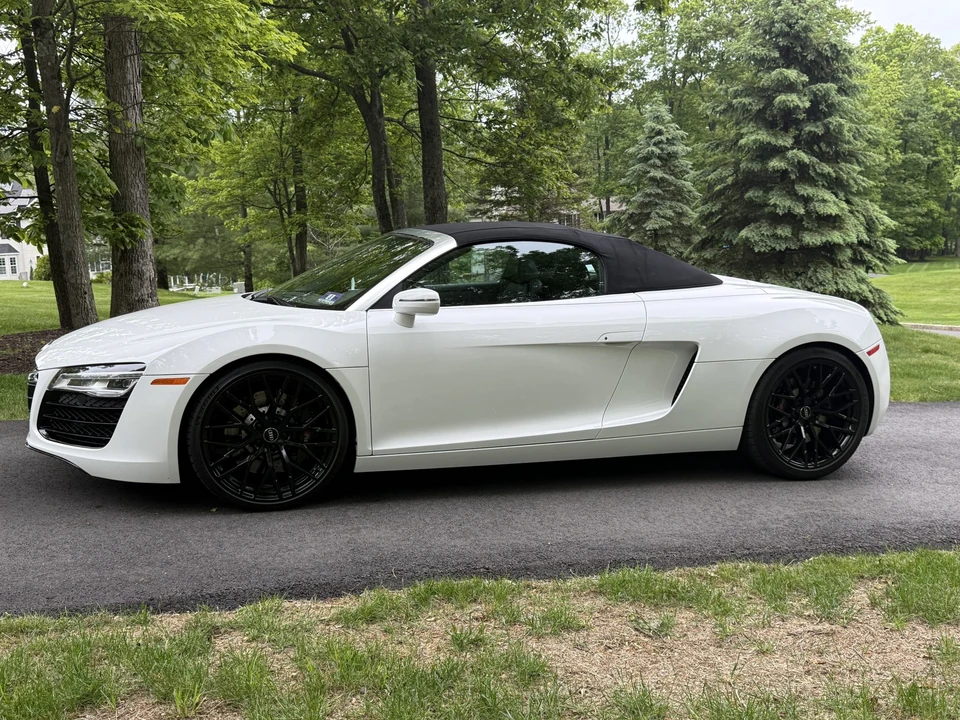 2015 Audi 42 R8 - Image 26 of 31