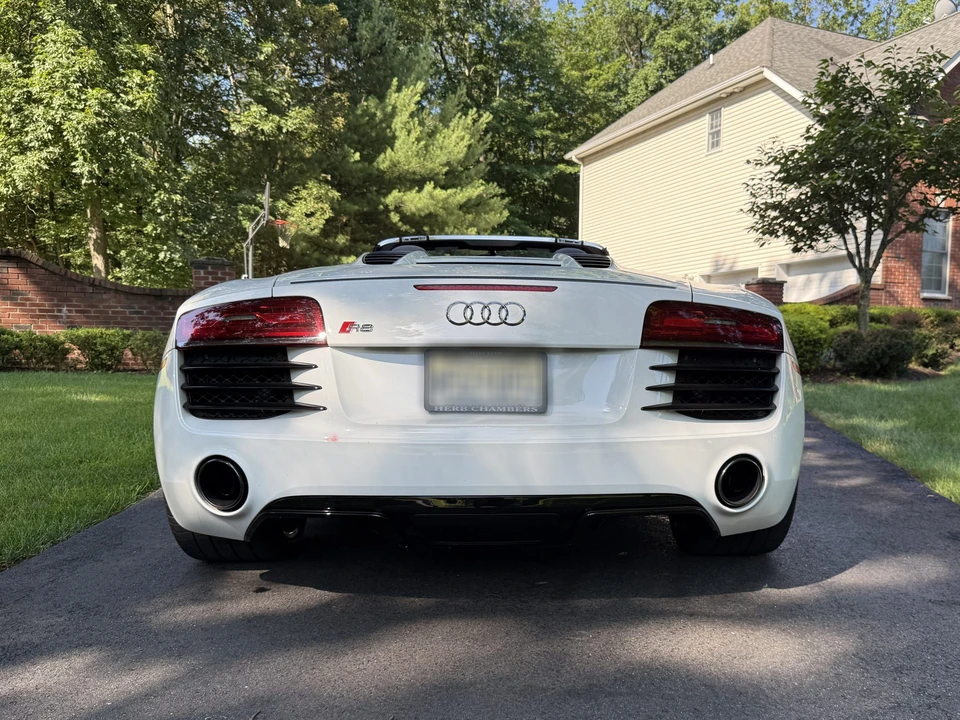 2015 Audi 42 R8 - Image 23 of 31