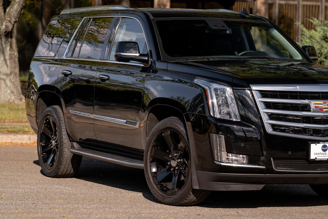 2015 Cadillac Escalade 4th Gen - Image 29 of 31