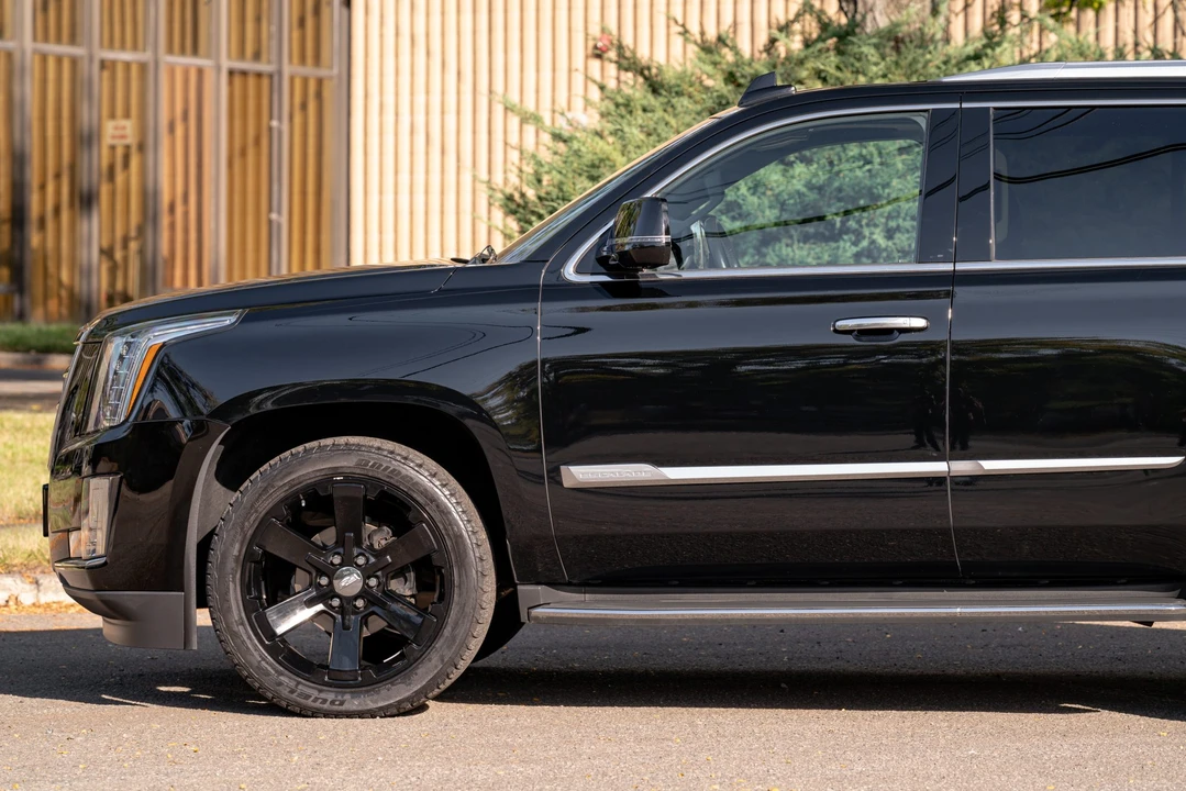 2015 Cadillac Escalade 4th Gen - Image 22 of 31