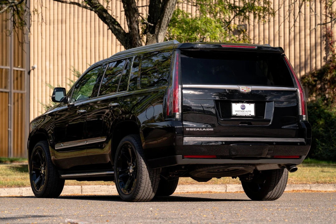 2015 Cadillac Escalade 4th Gen - Image 9 of 31