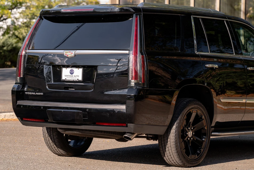2015 Cadillac Escalade 4th Gen - Image 27 of 31