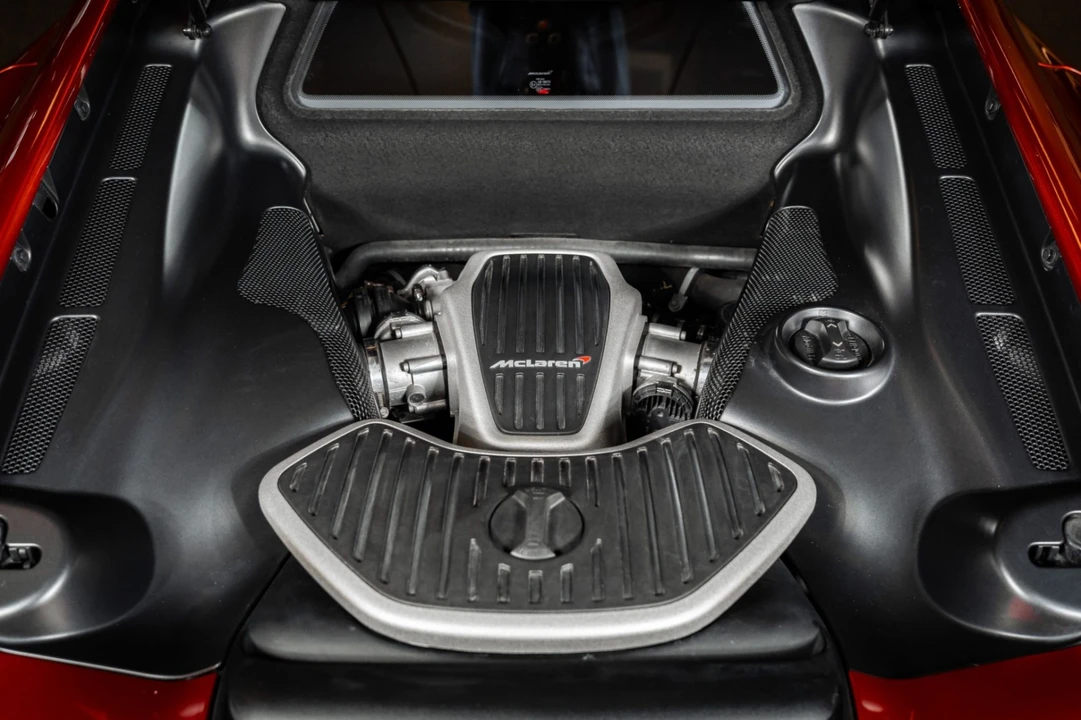2015 McLaren 650S Coupe - Image 6 of 8