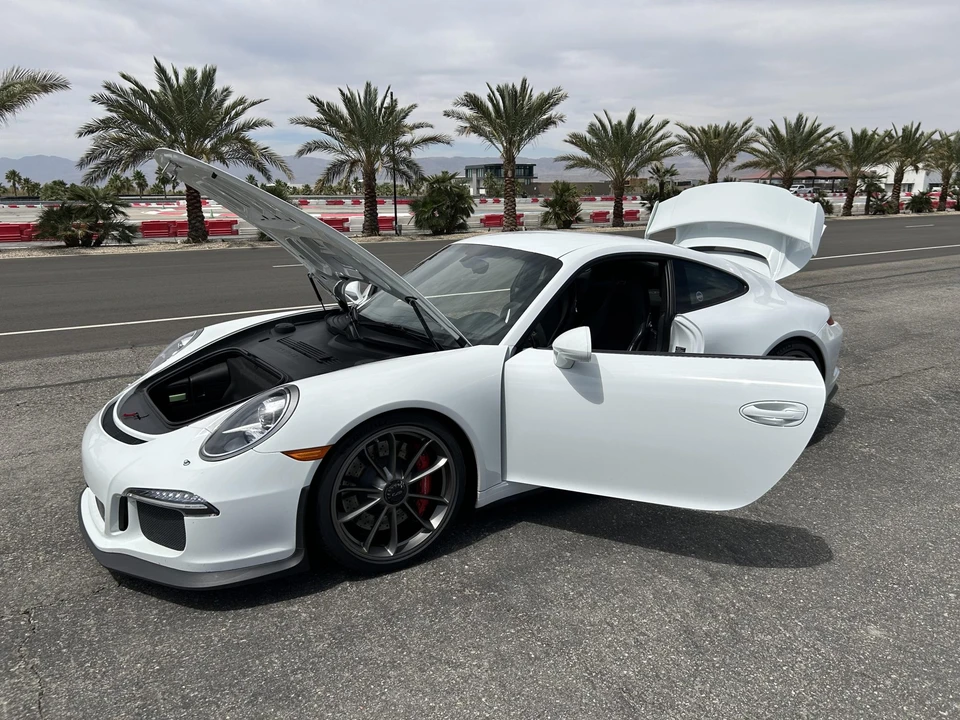 2015 Porsche 991 GT3 - Image 16 of 31