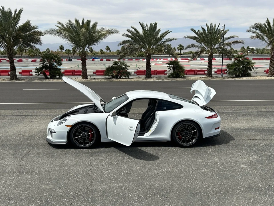 2015 Porsche 991 GT3 - Image 17 of 31