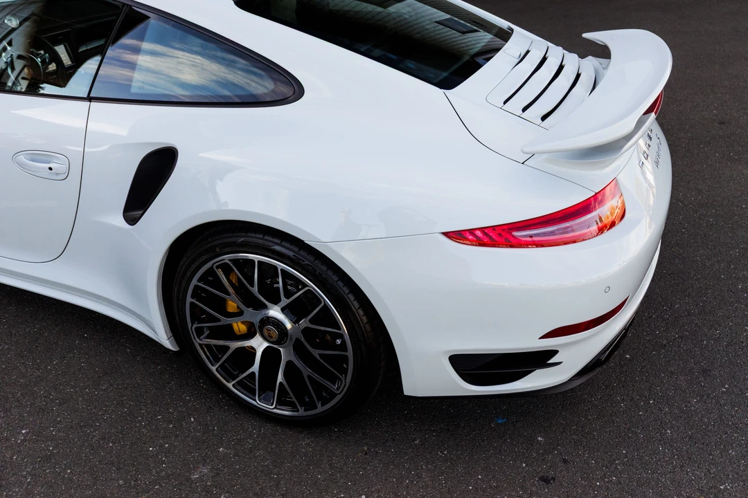2015 Porsche 991 Turbo S - Image 28 of 31