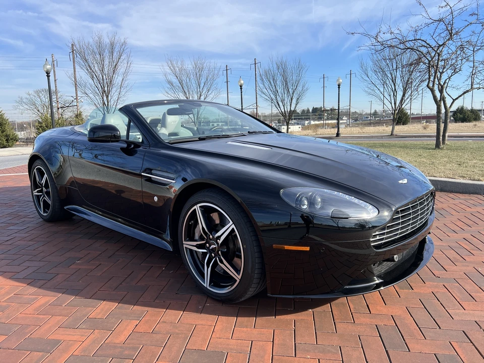 2016 Aston Martin V8 Vantage (2006-2017) - Image 28 of 31