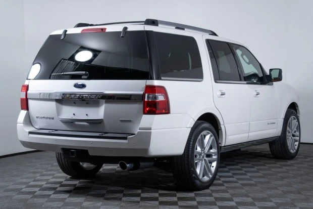 2016 Ford Expedition 3rd Gen - Image 2 of 8