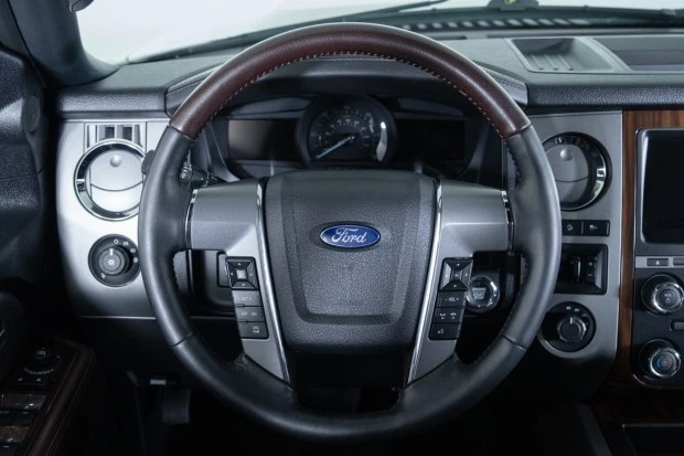 2016 Ford Expedition 3rd Gen - Image 5 of 8