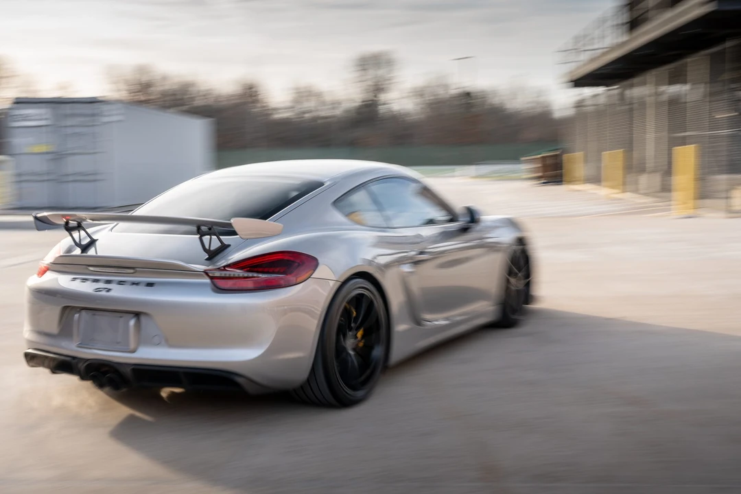 2016 Porsche 981 Cayman GT4 - Image 10 of 31