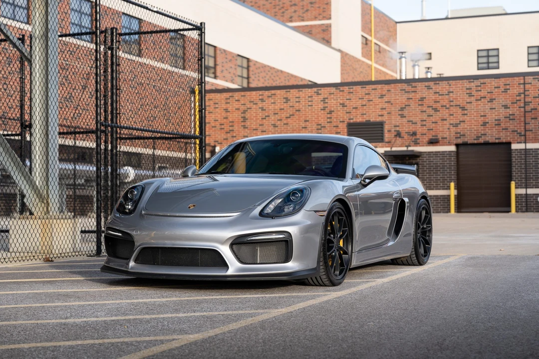 2016 Porsche 981 Cayman GT4 - Image 2 of 31