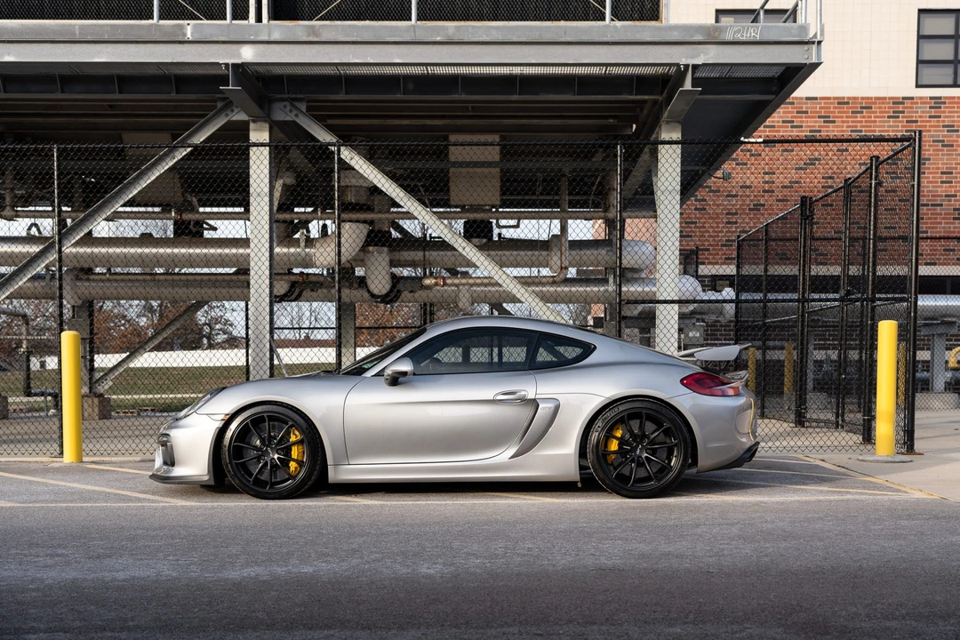2016 Porsche 981 Cayman GT4 - Image 3 of 31