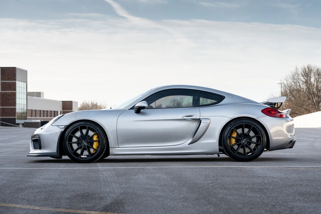 2016 Porsche 981 Cayman GT4 - Image 18 of 31