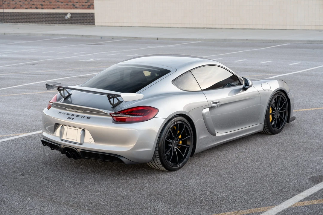 2016 Porsche 981 Cayman GT4 - Image 28 of 31