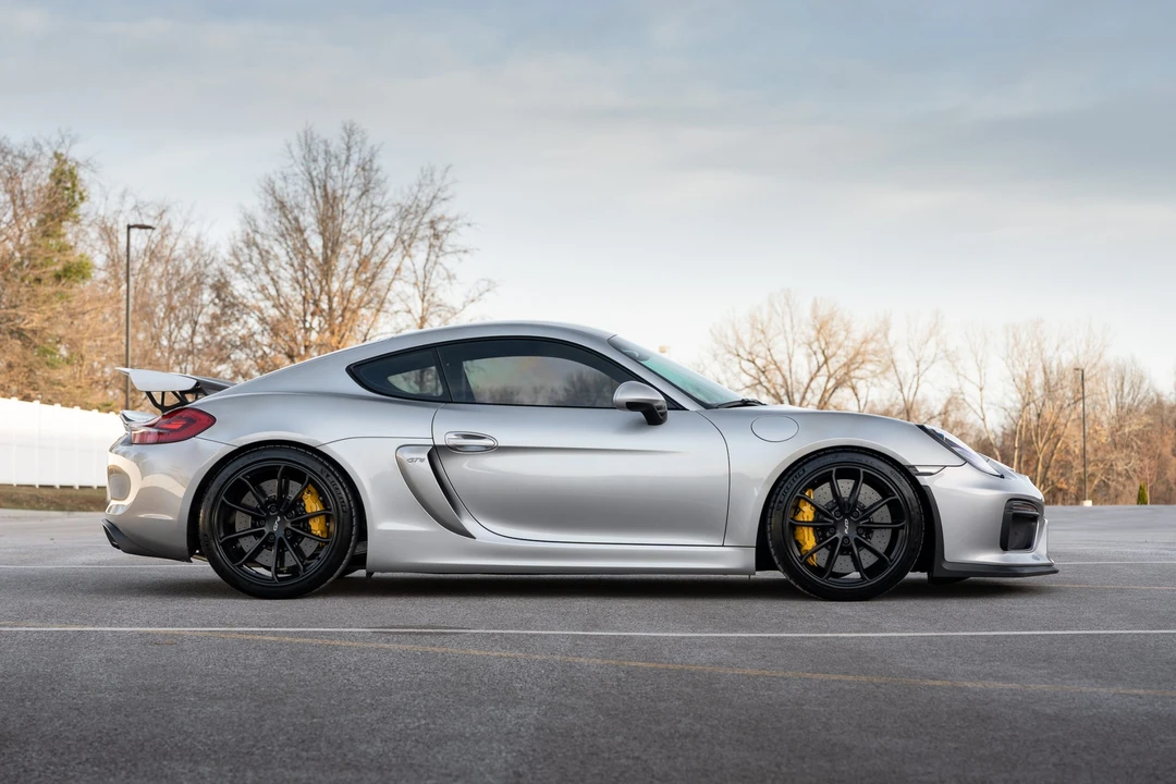 2016 Porsche 981 Cayman GT4 - Image 30 of 31