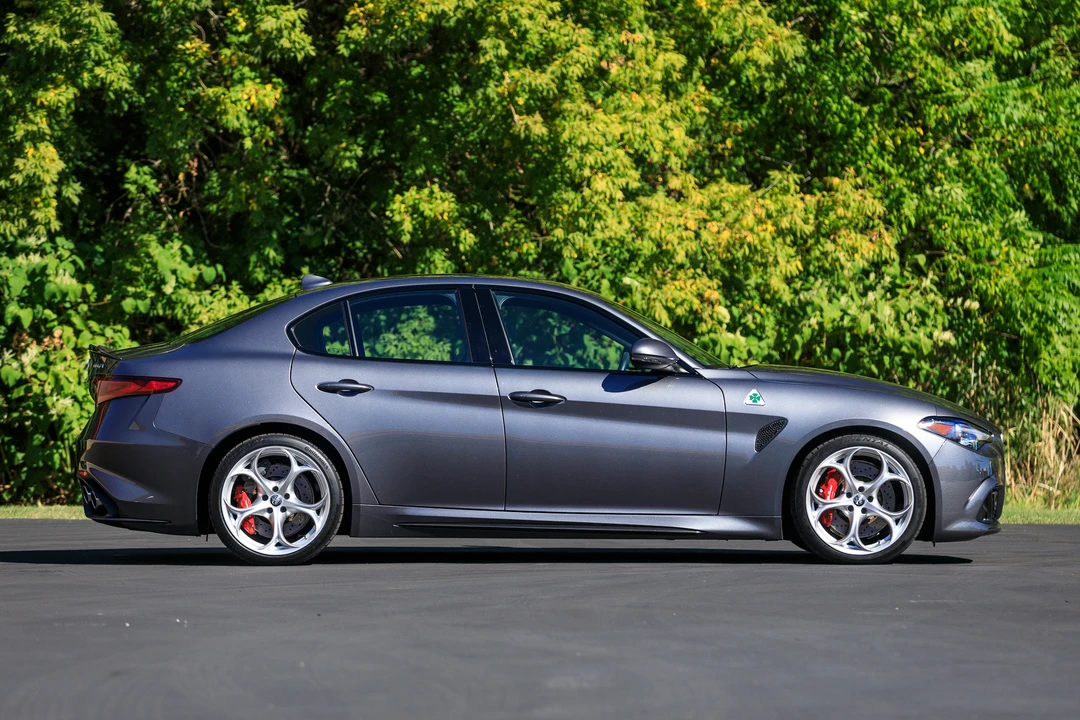 2017 Alfa Romeo Giulia Quadrifoglio - Image 6 of 31