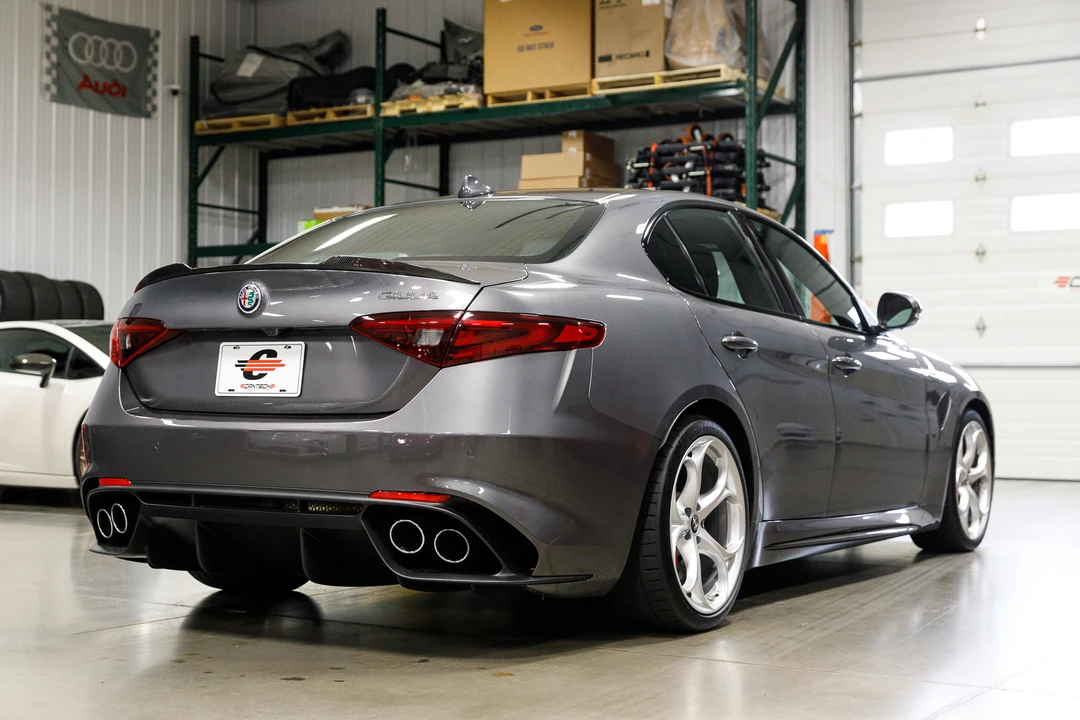 2017 Alfa Romeo Giulia Quadrifoglio - Image 13 of 31