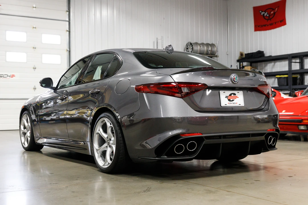 2017 Alfa Romeo Giulia Quadrifoglio - Image 11 of 31