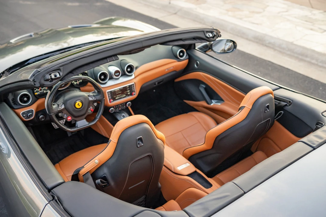 2017 Ferrari California T - Image 22 of 31