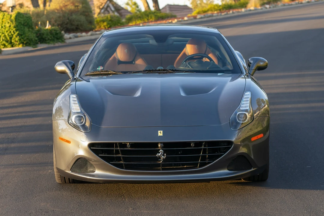 2017 Ferrari California T - Image 5 of 31
