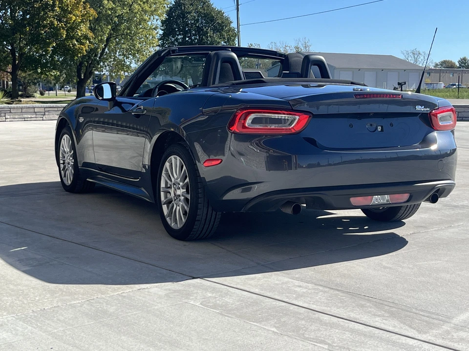 2017 Fiat 124 Spider - Image 24 of 31
