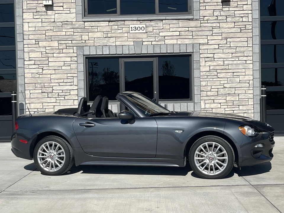 2017 Fiat 124 Spider - Image 18 of 31